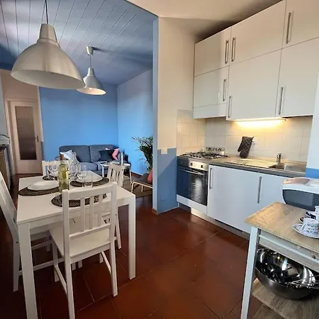 2-bedroom Flat In The Heart Of Centre Appartamento