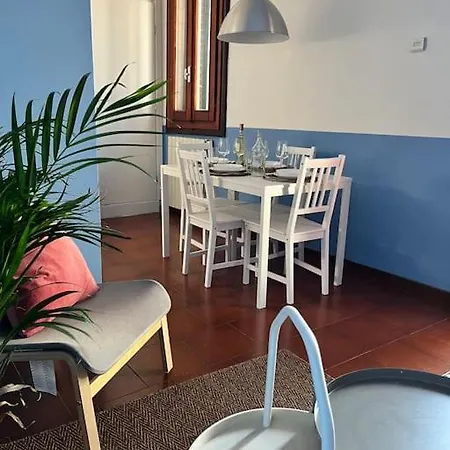 Appartamento 2-bedroom Flat In The Heart Of Centre *